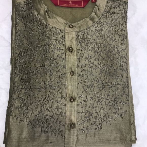 Beautiful embroidery detail kurta - Picture 5 of 7